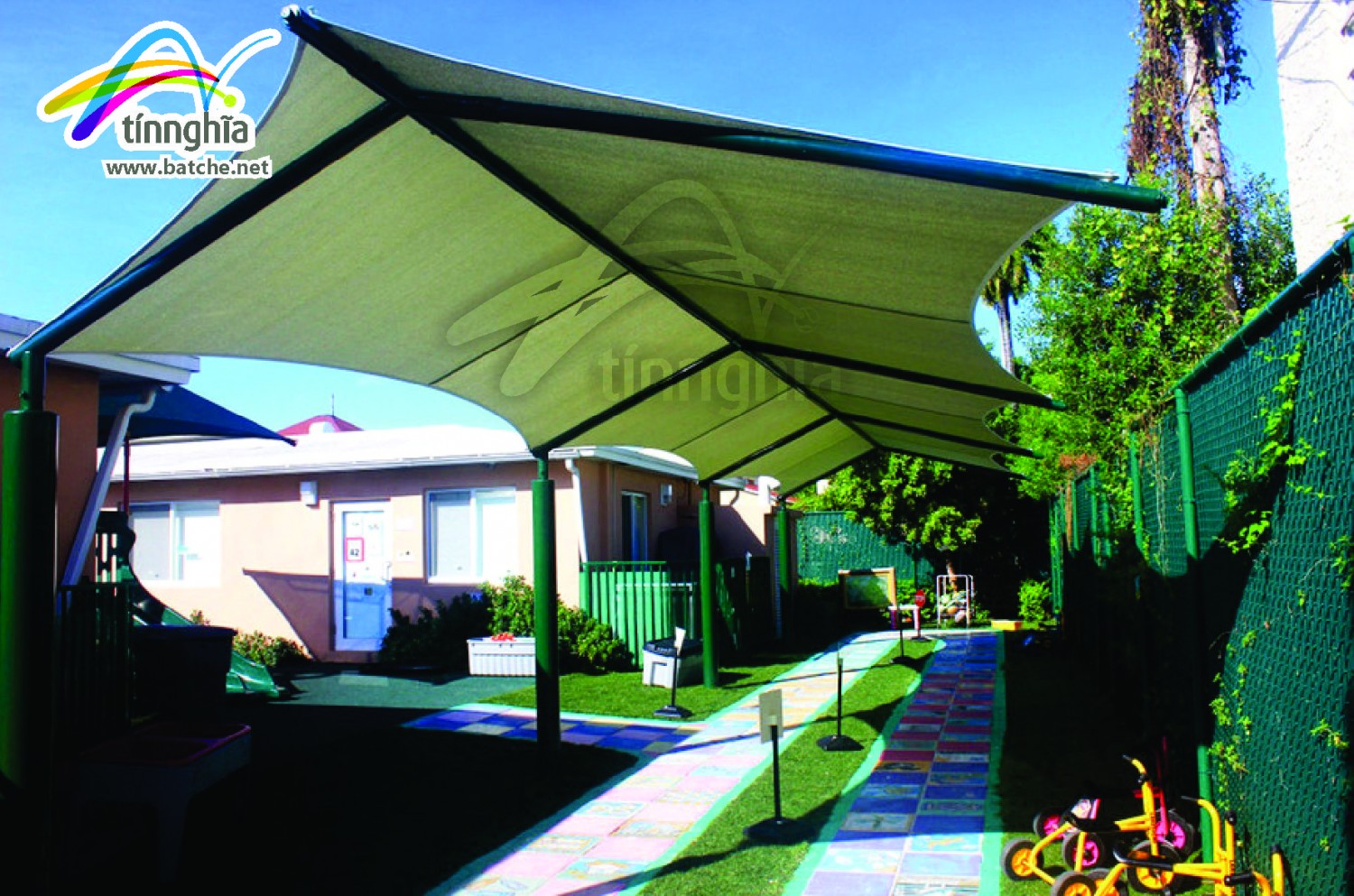 Triagle Shade Sails for School